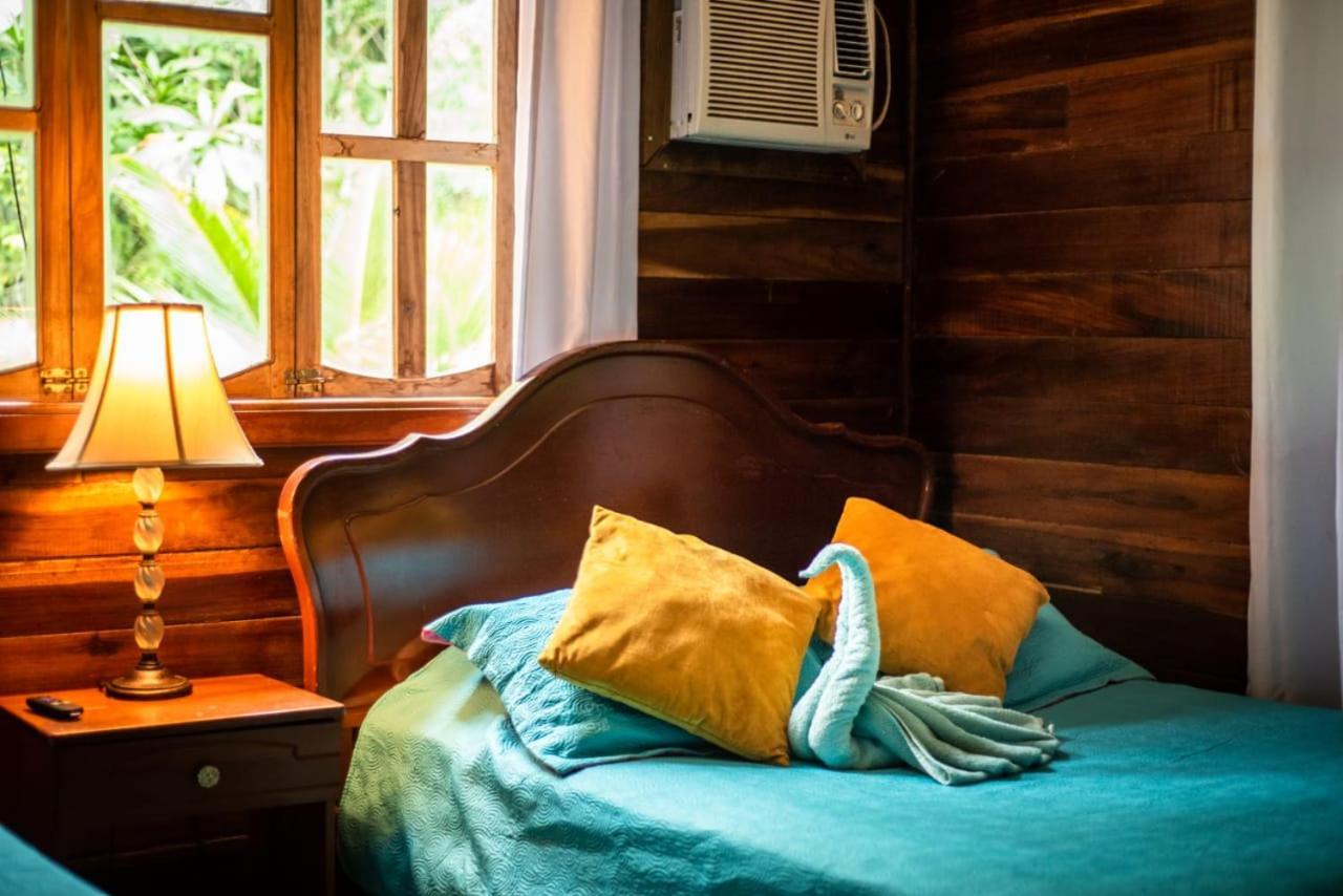 Hotel Tierra Verde Bed And Breakfast Bocas Town Exterior photo