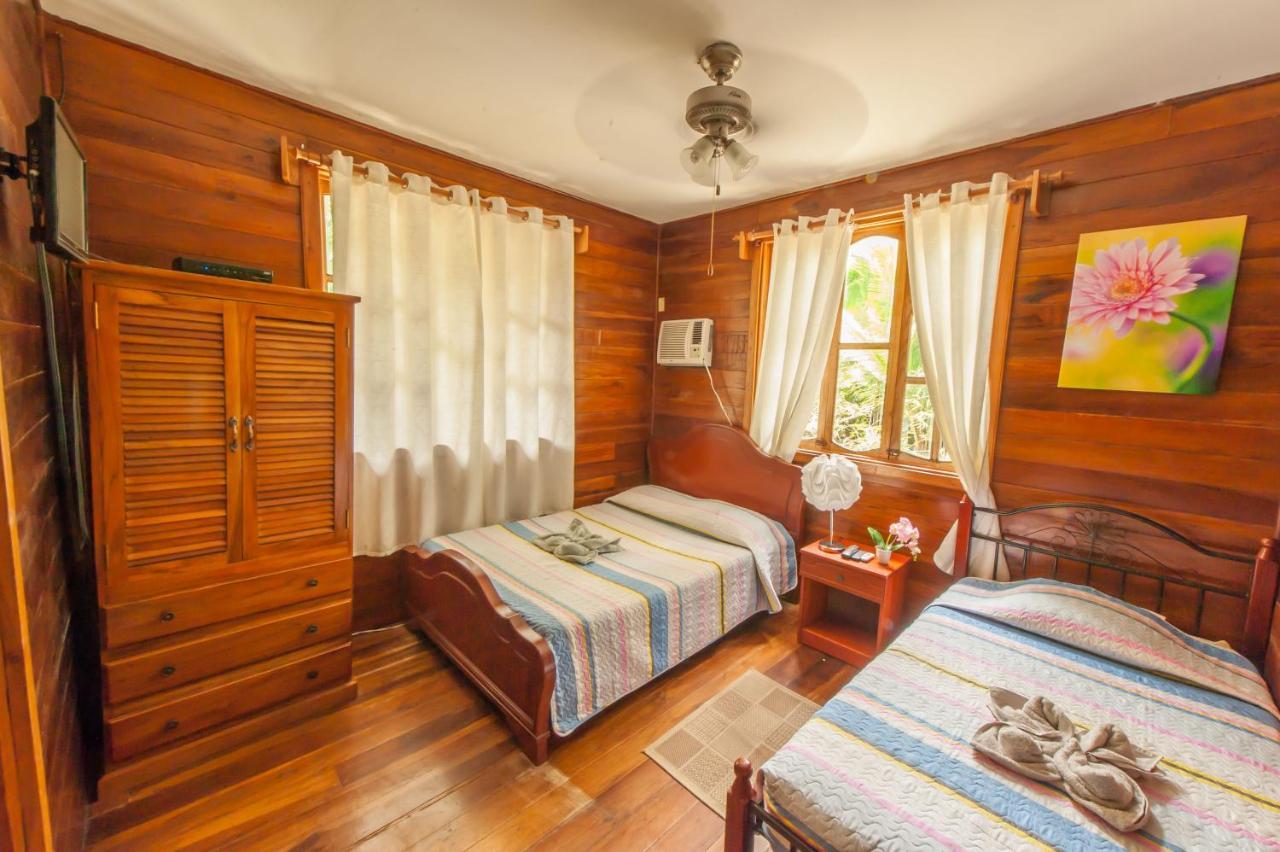 Hotel Tierra Verde Bed And Breakfast Bocas Town Exterior photo